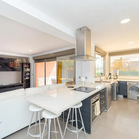 Dolores Perfect For Holidays Villa